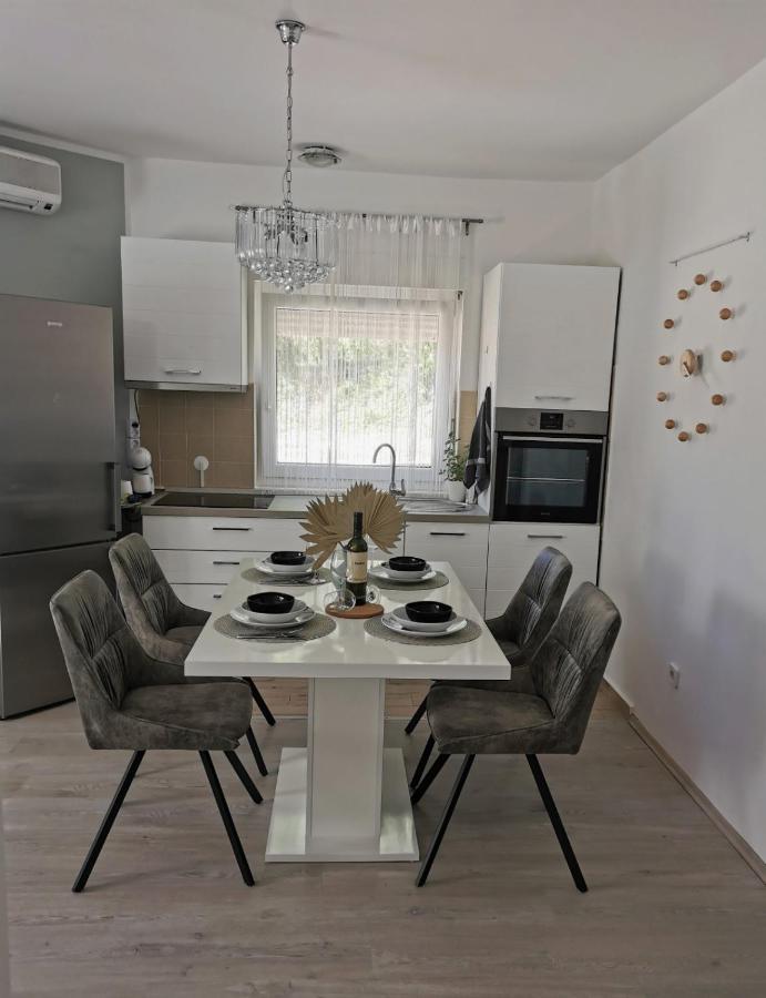 Apartman Teo Medulin Exterior photo