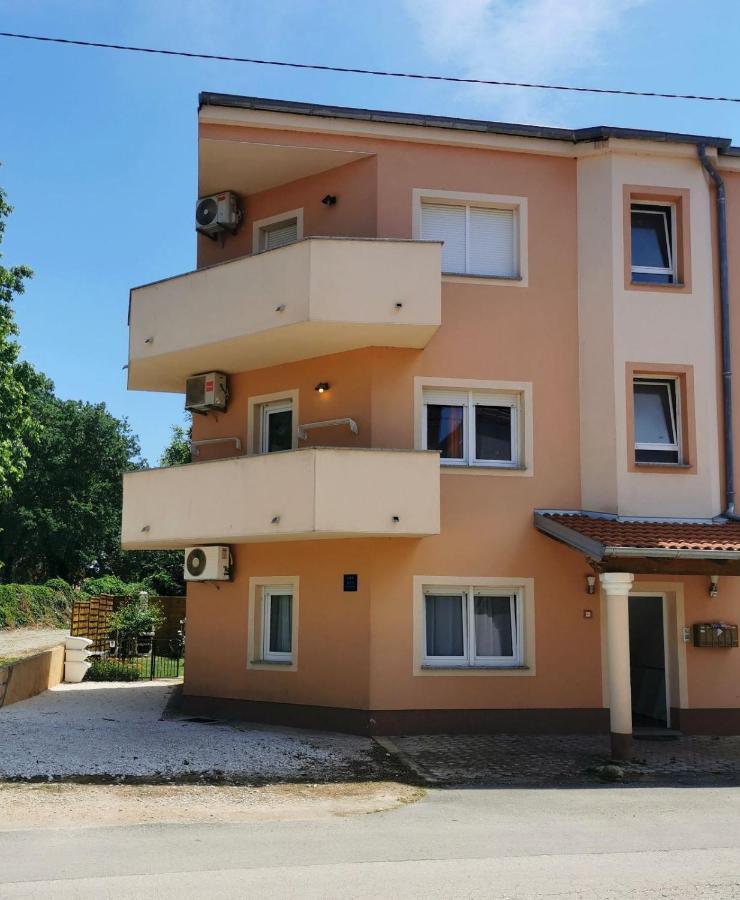 Apartman Teo Medulin Exterior photo